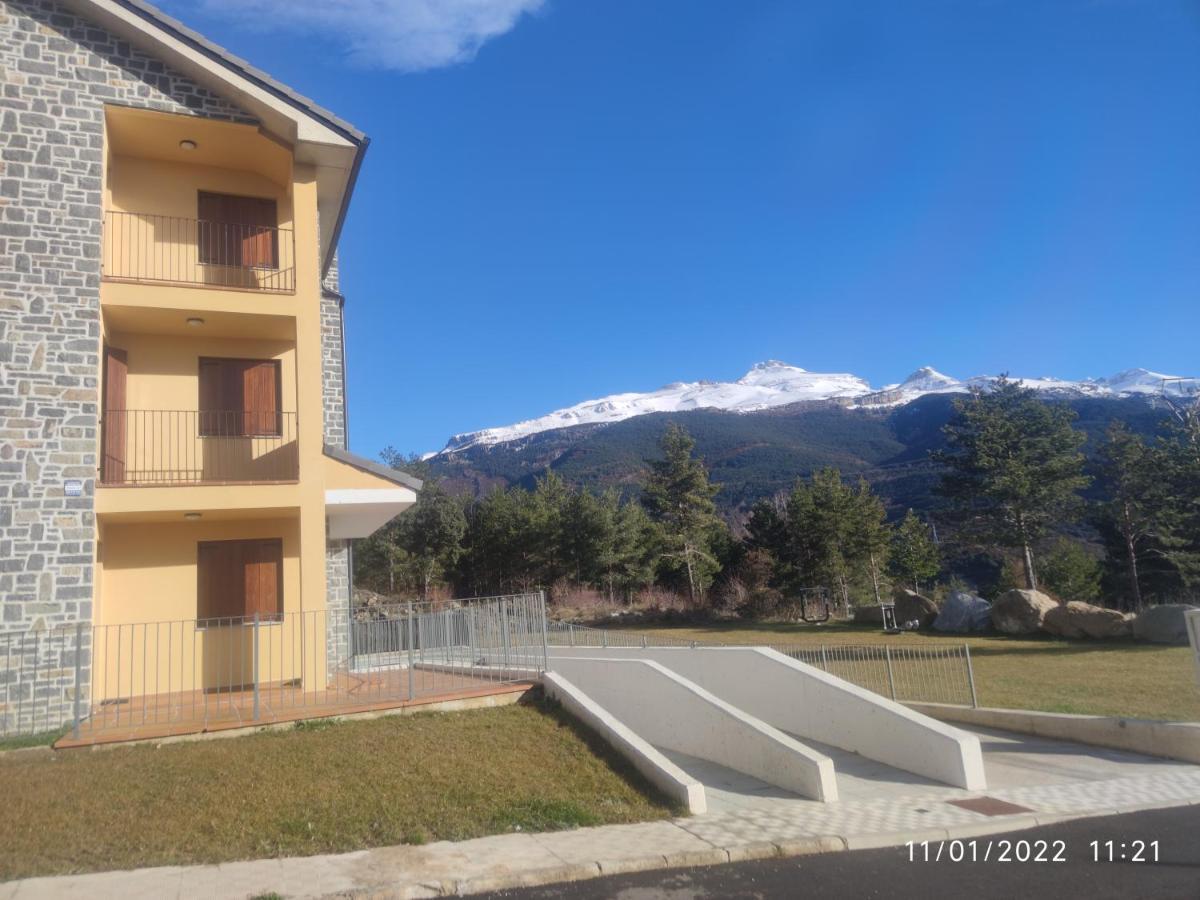 Apartamento a estrenar en Villanúa Exterior foto